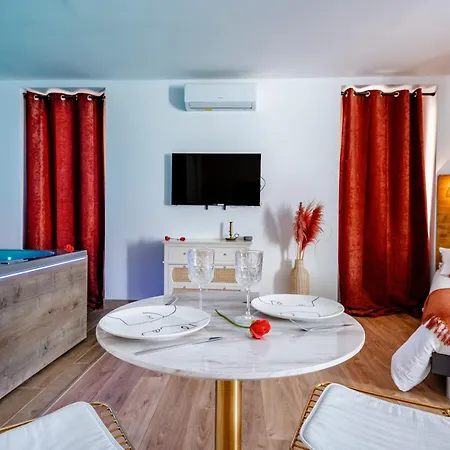 Apartment Loft Romantique - Privatif - Noctambulles Hyeres